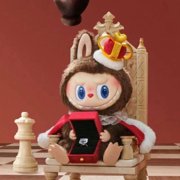 Labubu Checkmate King - Picture 2 of 2
